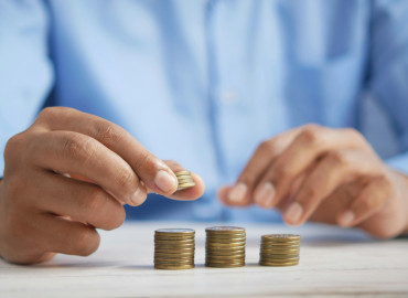 могут ли приставы арестовать пособие по безработице: права и защита - фото - 1
